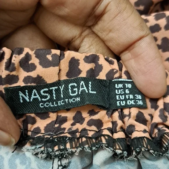 NASTY GAL Leopard Ruffle Hem Tiered Shorts - Picture 2 of 6